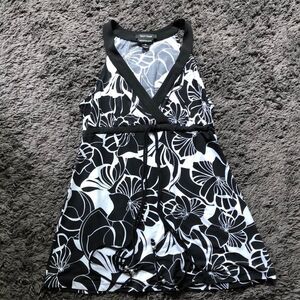 White House Black Market Medium Floral Tunic Tank